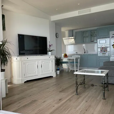 شقة Paseo Maritimo فوينخيرولا