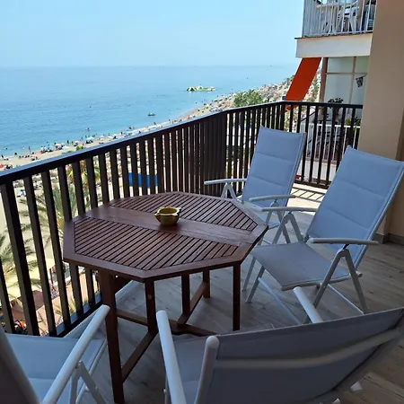 Paseo Maritimo * فوينخيرولا