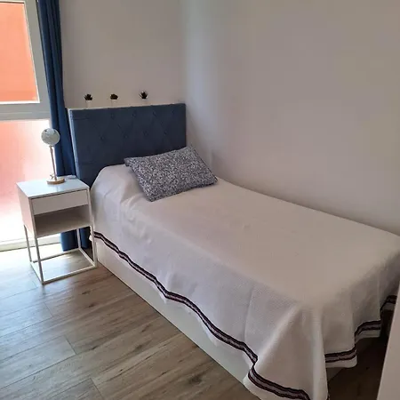 Paseo Maritimo شقة